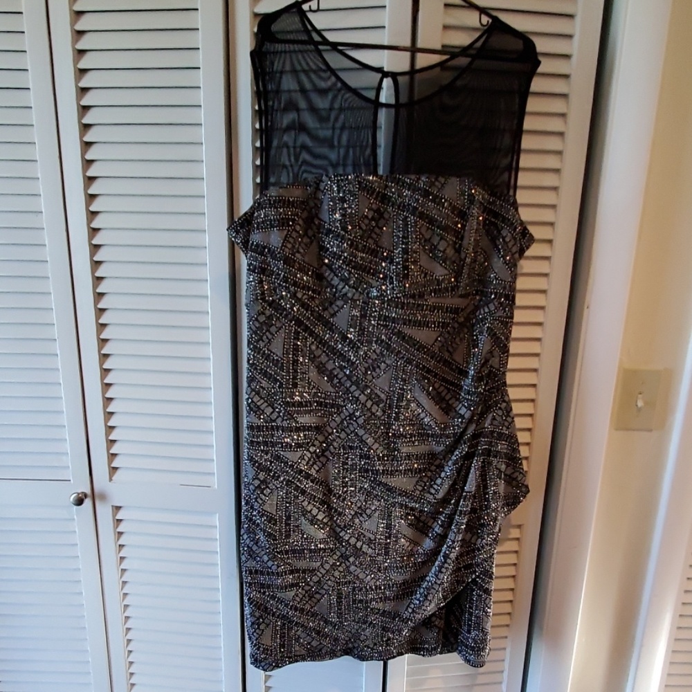 Scarlett knee high black sleeveless evening dress